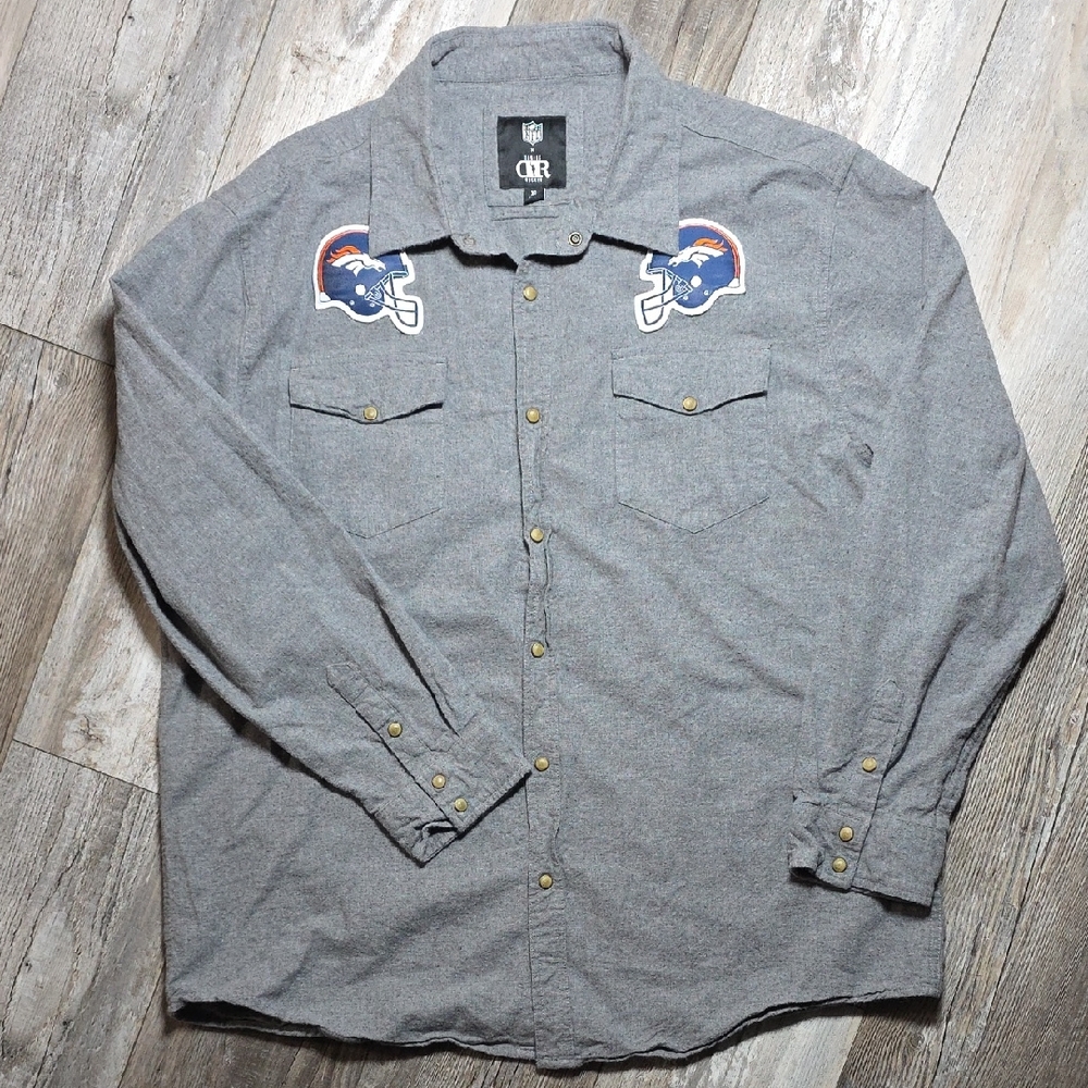 Broncos NFL x Darius Rucker Collection Fanatics Chambray Embroidered Button-Up